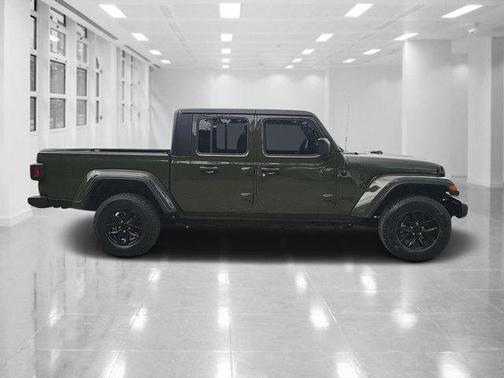 2022 Jeep Gladiator Sport S