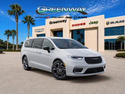 Bright White Clearcoat 2026 Chrysler Pacifica L
