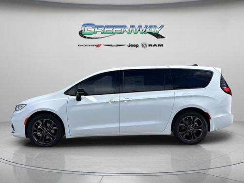 2026 Chrysler Pacifica L