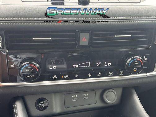 2025 Nissan Rogue Platinum