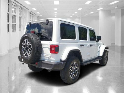 2025 Jeep Wrangler 4-Door Sahara 4x4