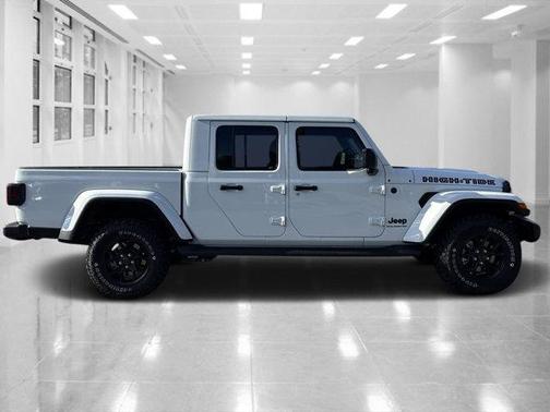2025 Jeep Gladiator High Tide