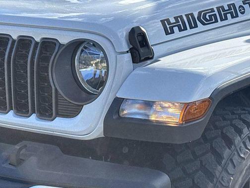 2025 Jeep Gladiator High Tide