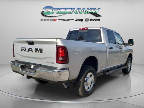 2026 RAM 2500 Tradesman Crew Cab 4x4 6'4' Box