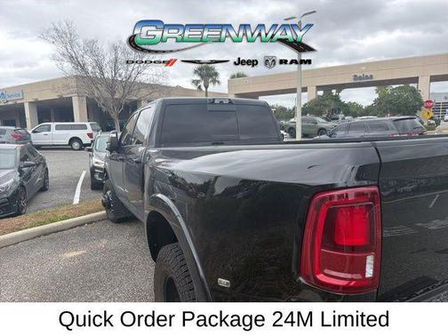 2025 RAM 3500 Limited Crew Cab 4x4 8' Box