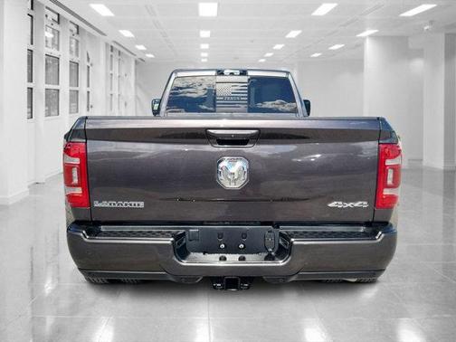 2024 RAM 3500 Laramie Crew Cab 4x4 8' Box