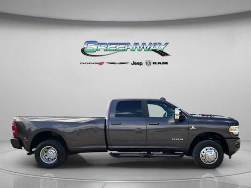 2024 RAM 3500 Laramie Crew Cab 4x4 8' Box
