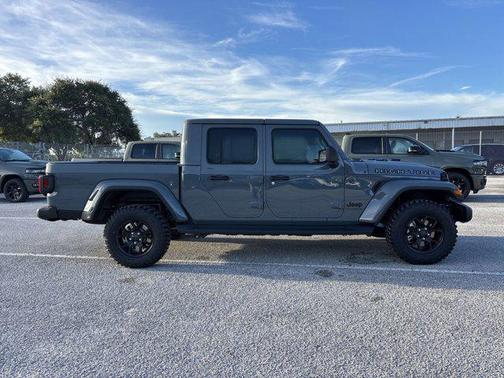 2025 Jeep Gladiator High Tide