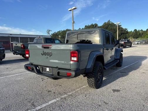 2025 Jeep Gladiator High Tide