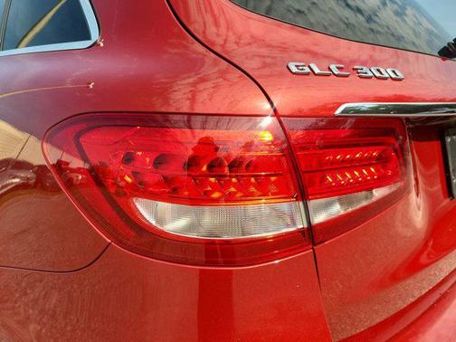 2019 Mercedes-Benz GLC 300 Base