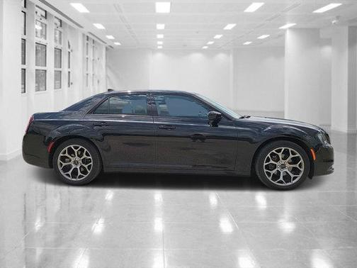 2018 Chrysler 300 Touring