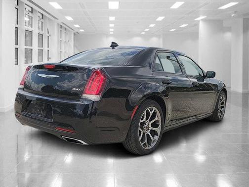 2018 Chrysler 300 Touring