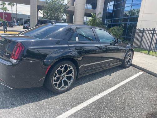 2018 Chrysler 300 Touring