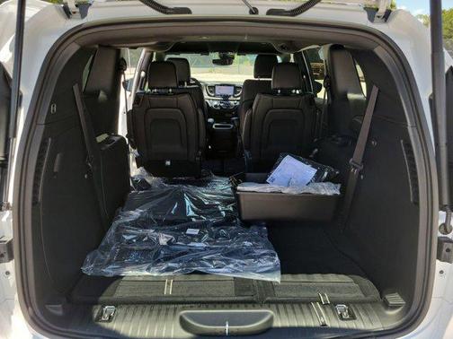 2025 Chrysler Pacifica L