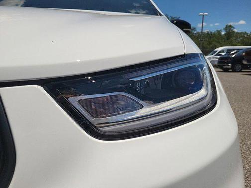 2025 Chrysler Pacifica L