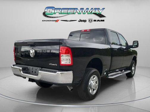 2024 RAM 2500 Tradesman Crew Cab 4x4 6'4' Box