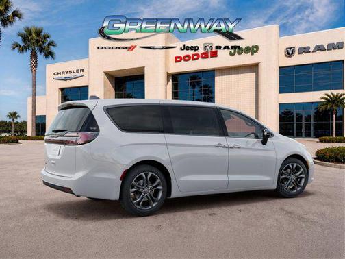 Bright White Clearcoat 2026 Chrysler Pacifica L
