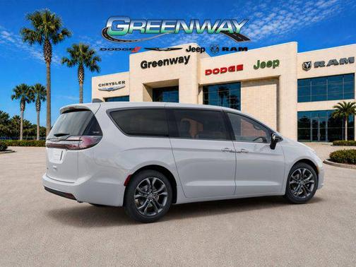 Bright White Clearcoat 2026 Chrysler Pacifica L