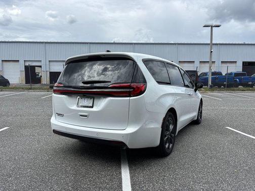 2026 Chrysler Pacifica L