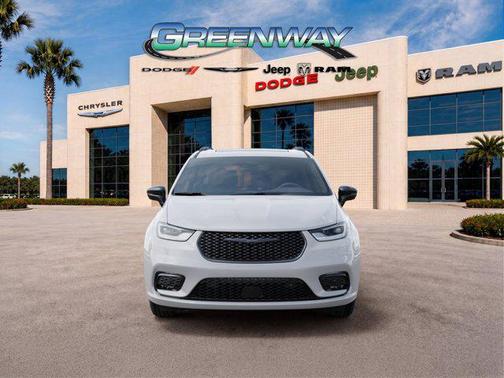 Bright White Clearcoat 2026 Chrysler Pacifica Limited