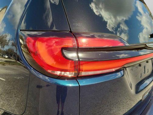 2022 Chrysler Pacifica L