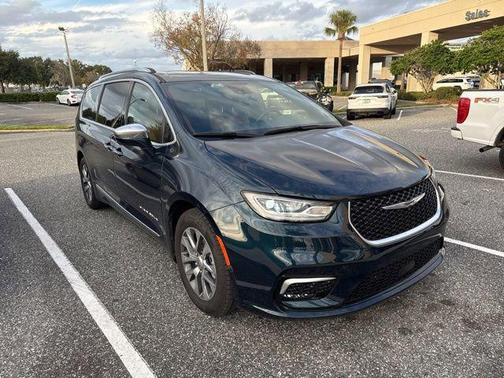 2022 Chrysler Pacifica L