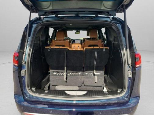 2022 Chrysler Pacifica L