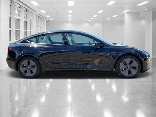2022 Tesla Model 3 Standard Range