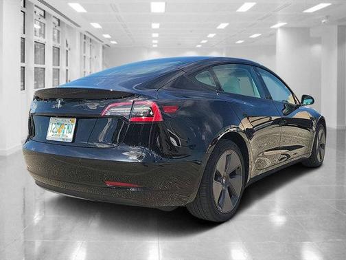 2022 Tesla Model 3 Standard Range