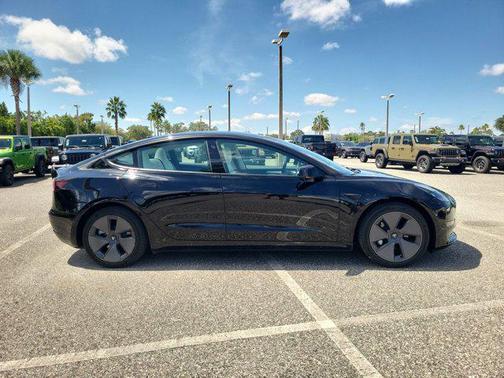 2022 Tesla Model 3 Standard Range
