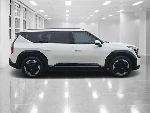 2024 Kia EV9 Land