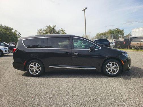 2018 Chrysler Pacifica Touring-L Plus