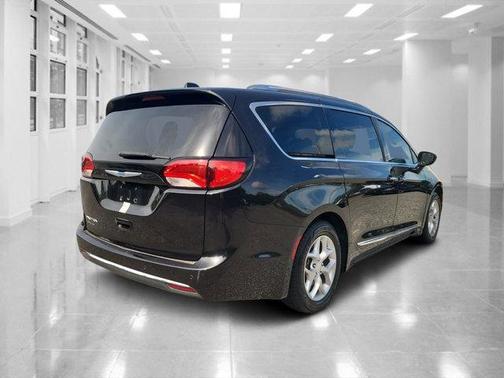 2018 Chrysler Pacifica Touring-L Plus