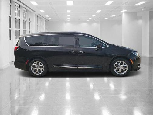 2018 Chrysler Pacifica Touring-L Plus