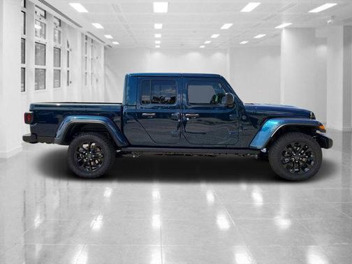 2025 Jeep Gladiator Nighthawk