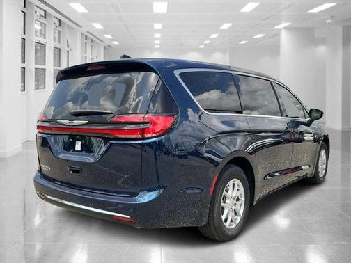 2025 Chrysler Pacifica L