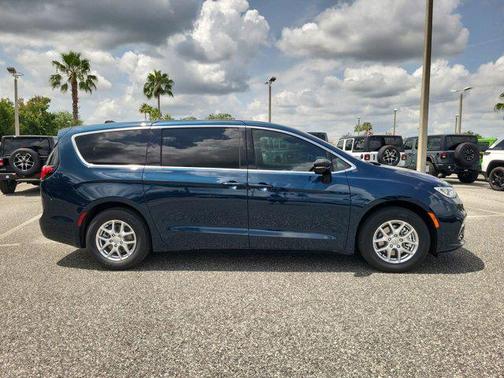 2025 Chrysler Pacifica L