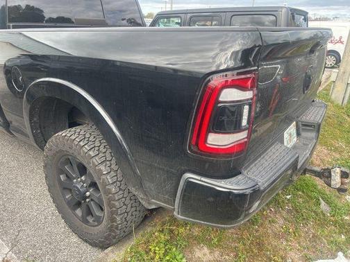 2020 RAM 2500 Laramie Crew Cab 4X4 6'4' Box