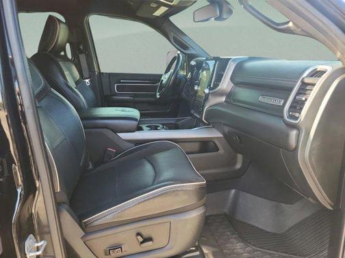 2020 RAM 2500 Laramie Crew Cab 4X4 6'4' Box