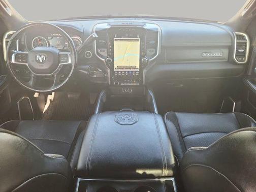 2020 RAM 2500 Laramie Crew Cab 4X4 6'4' Box