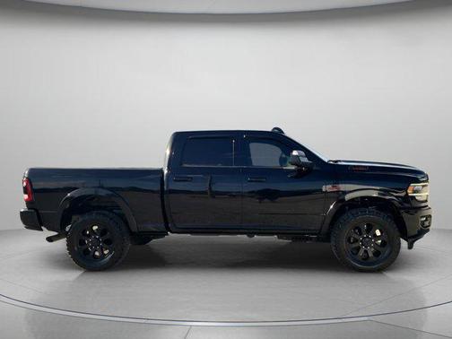 2020 RAM 2500 Laramie Crew Cab 4X4 6'4' Box