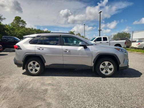 2020 Toyota RAV4 Hybrid XLE