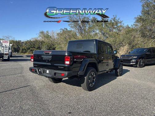 2026 Jeep Gladiator Sahara 4x4