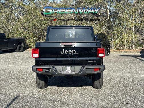 2026 Jeep Gladiator Sahara 4x4