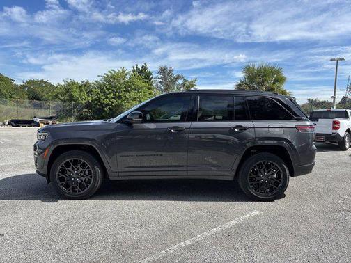 2025 Jeep Grand Cherokee Summit
