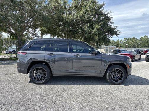2025 Jeep Grand Cherokee Summit