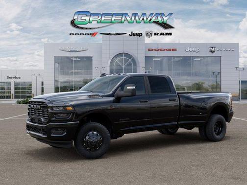 Diamond Black Crystal Pearlcoat 2026 RAM 3500 Big Horn Crew Cab 4x4 8' Box
