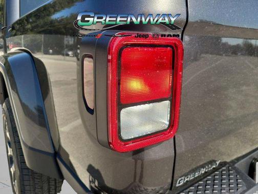 2026 Jeep Gladiator Sahara 4x4