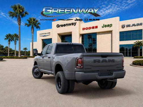 Ceramic Gray Clearcoat 2026 RAM 3500 Big Horn Crew Cab 4x4 8' Box