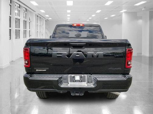 2025 RAM 2500 Big Horn Crew Cab 4x4 6'4' Box